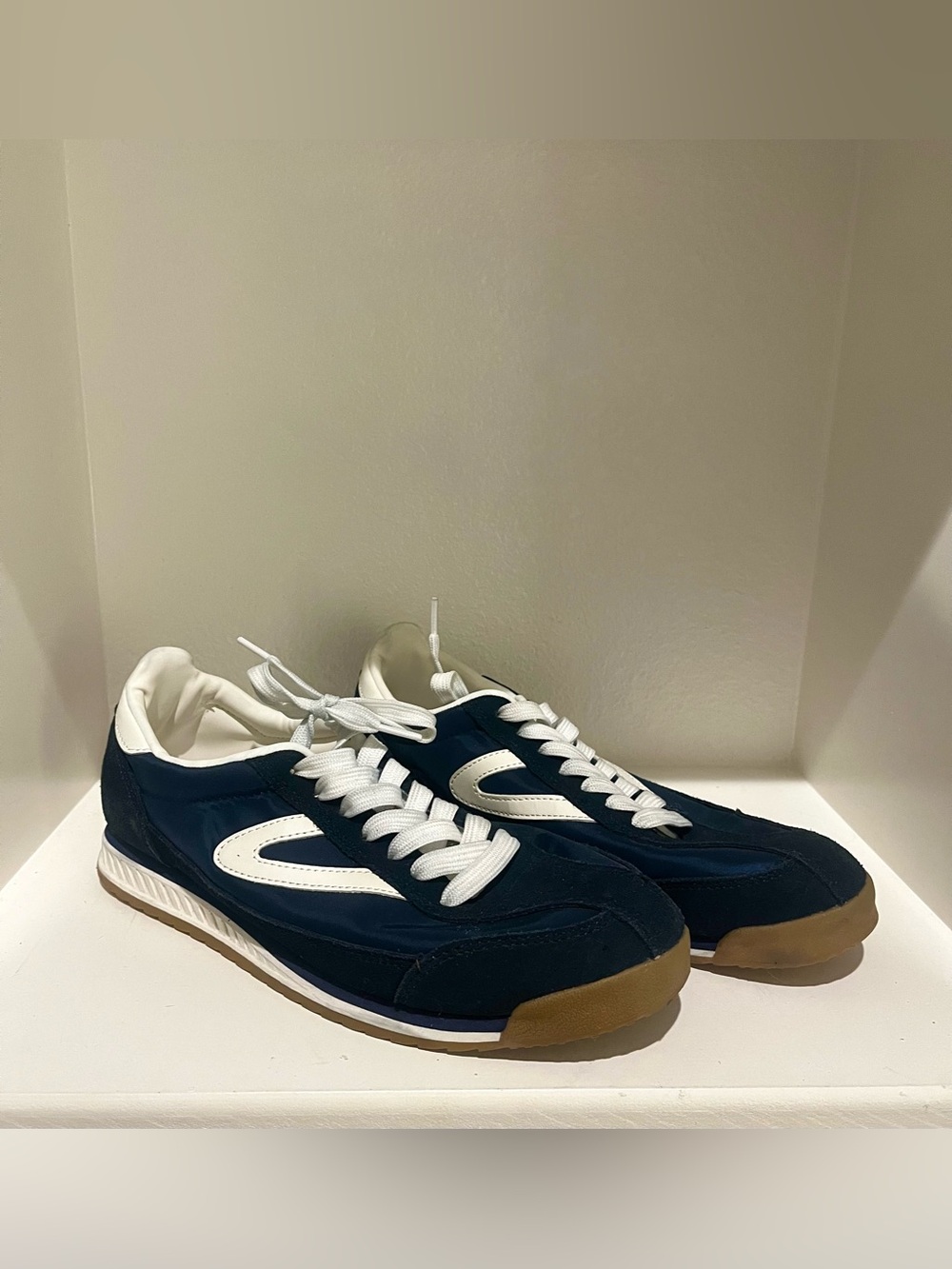Tretorn Navy Blue White Gum Sole Retro Sneakers Size 8.5 - Picture 2 of 6